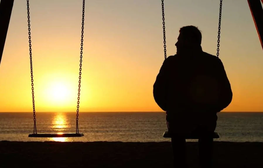 A Story About the Loneliness of a Man at Fifty: When Life Gets Quiet