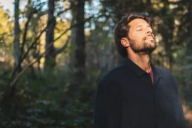 Why Middle-Aged Men Keep Looking Back at the Past — And What Those Memories Really Mean